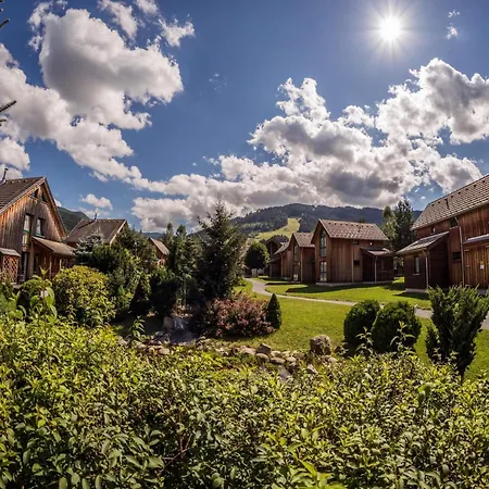 Σπίτι διακοπών Spacious Chalet Near The Ski Area *