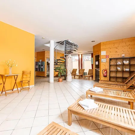 Spacious Chalet Near The Ski Area *
