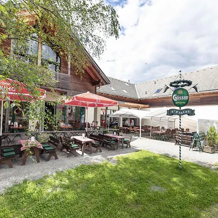 Spacious Chalet Near The Ski Area *